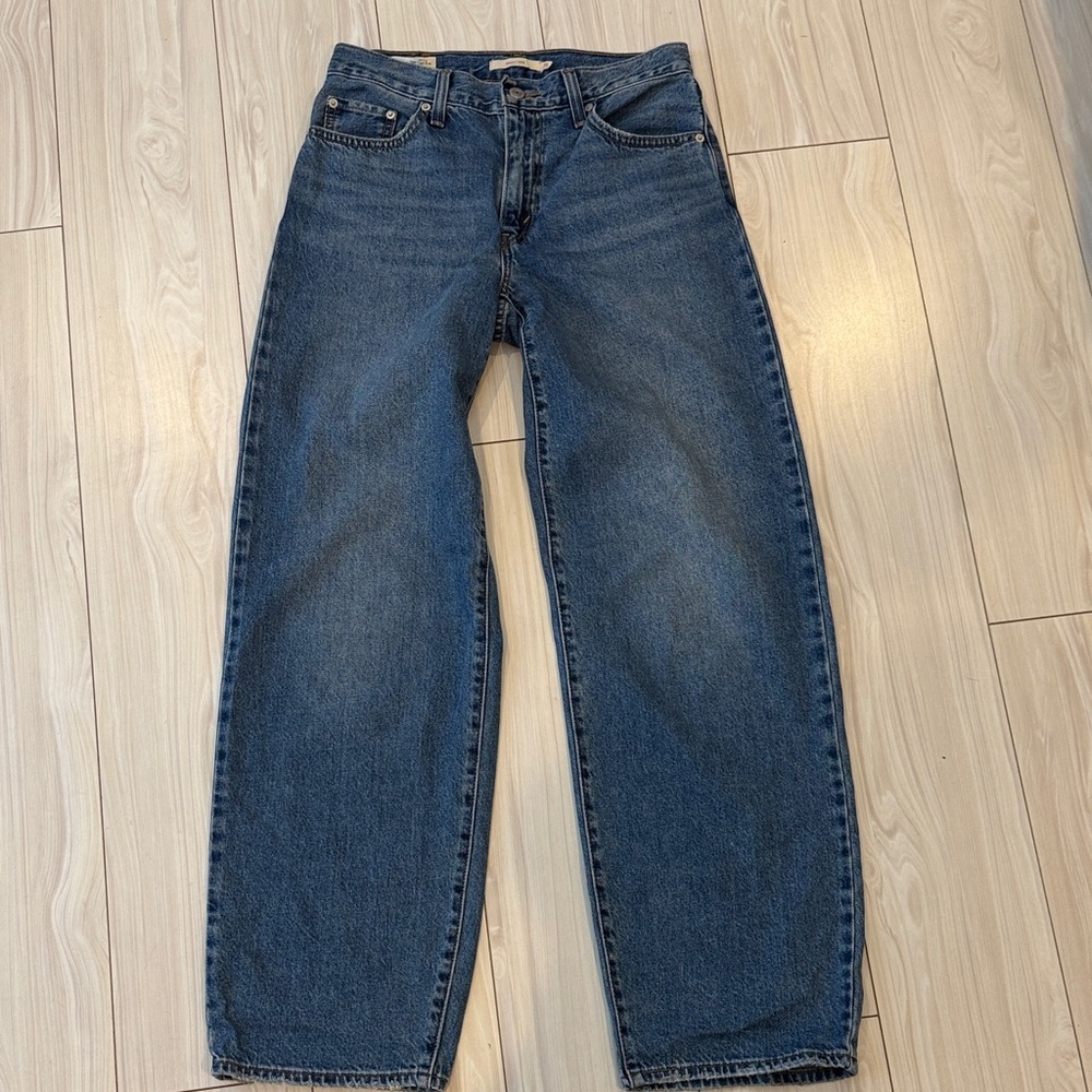 Levi’s women baggy dad Jeans